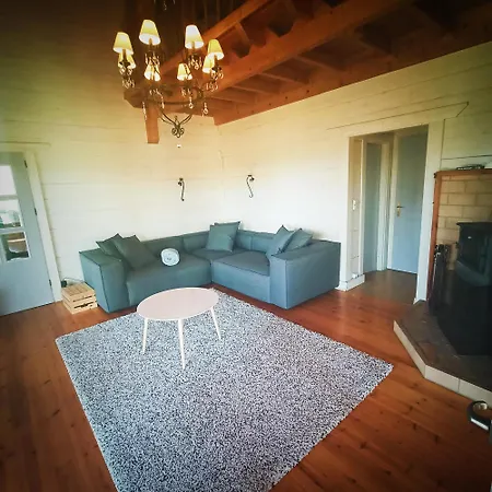 With Pool Minutes From Casa de Férias Amarynthos