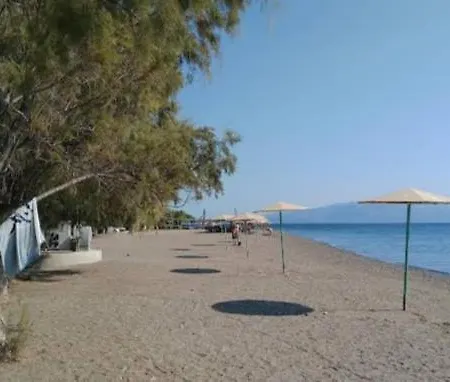 With Pool Minutes From Holiday home Amarynthos