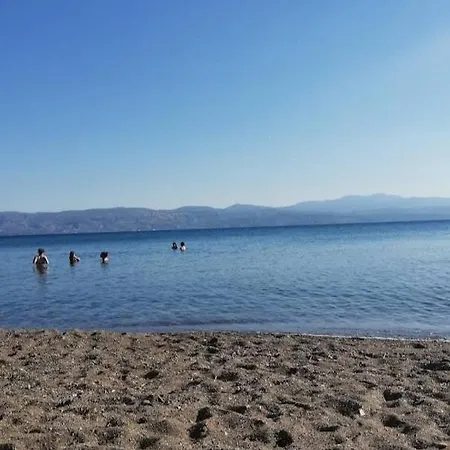 Holiday home With Pool Minutes From Amarynthos