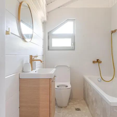 Casa de Férias With Pool Minutes From Amarynthos